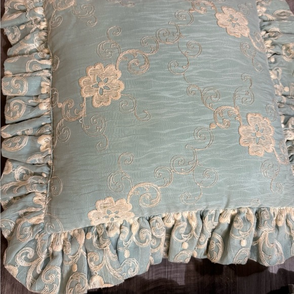 VTG Set of Two Floral Lace Square Decorative Throw Pillow White-Blue 13”x13” - Picture 11 of 11